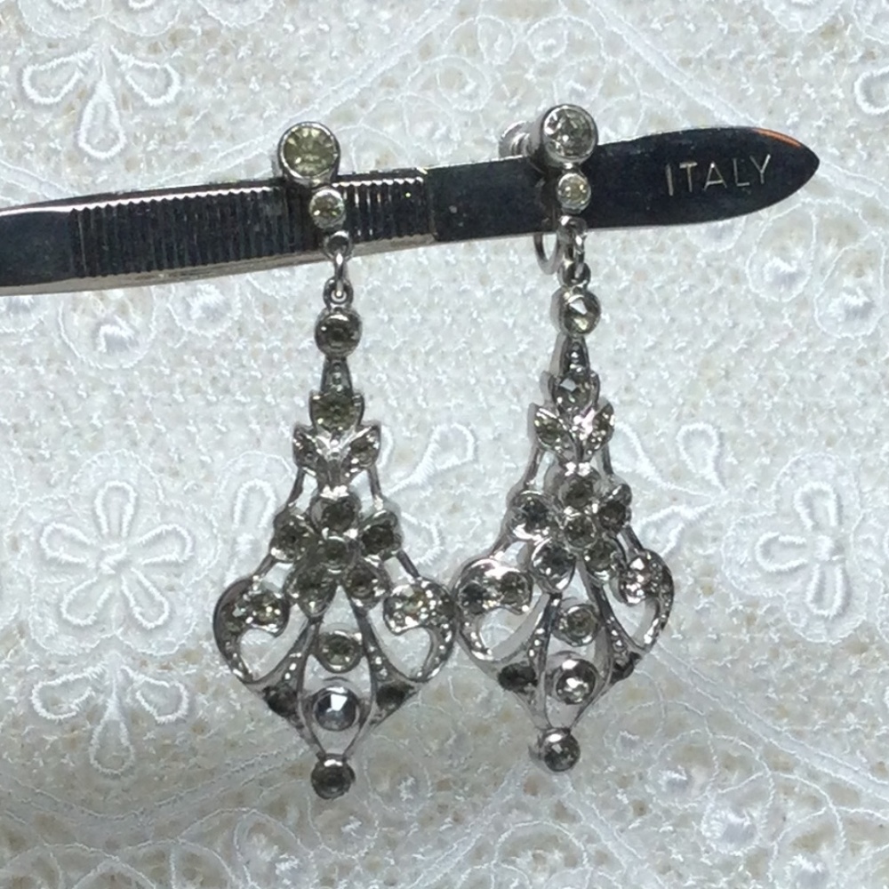 Vintage Drop Filligree Crystal Rhinestone Screw-on Silvertone Statement Earrings - Picture 3 of 5